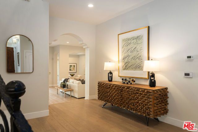 14985 Valley Vista Boulevard, Los Angeles, CA 91403