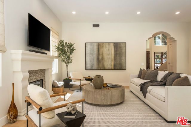 14985 Valley Vista Boulevard, Los Angeles, CA 91403