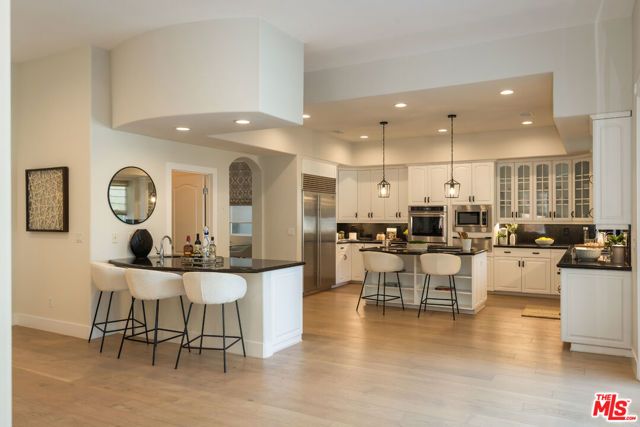 14985 Valley Vista Boulevard, Los Angeles, CA 91403