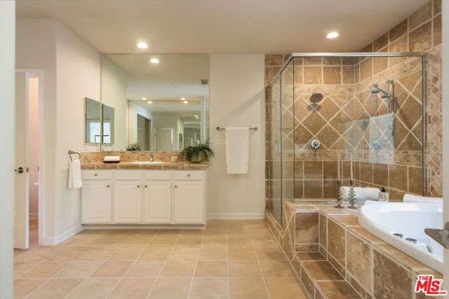 14985 Valley Vista Boulevard, Los Angeles, CA 91403