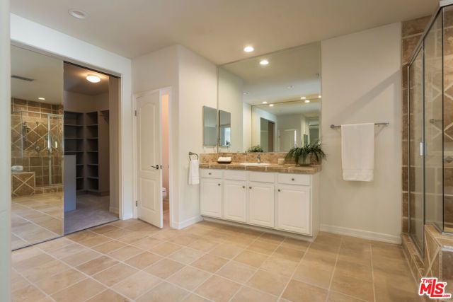 14985 Valley Vista Boulevard, Los Angeles, CA 91403