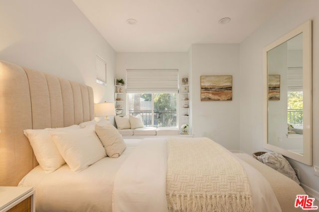 14985 Valley Vista Boulevard, Los Angeles, CA 91403