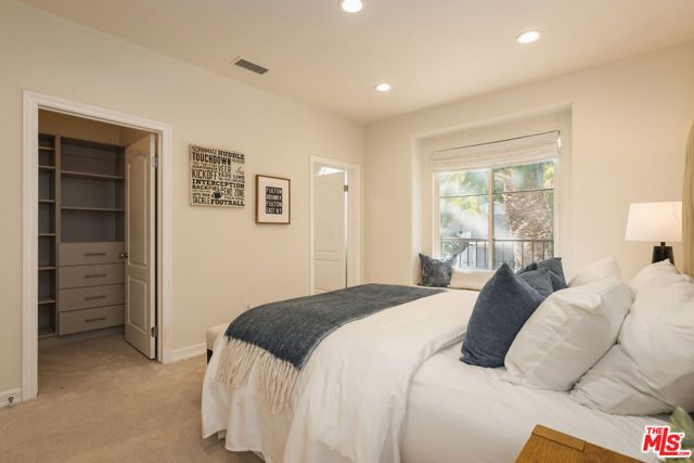 14985 Valley Vista Boulevard, Los Angeles, CA 91403