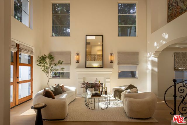 14985 Valley Vista Boulevard, Los Angeles, CA 91403