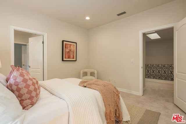 14985 Valley Vista Boulevard, Los Angeles, CA 91403