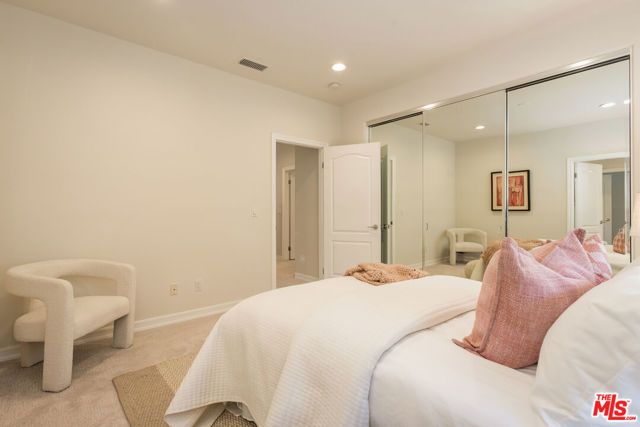 14985 Valley Vista Boulevard, Los Angeles, CA 91403