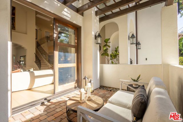 14985 Valley Vista Boulevard, Los Angeles, CA 91403