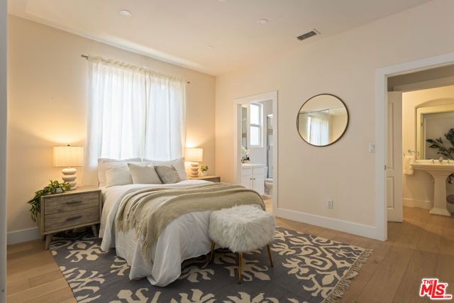 14985 Valley Vista Boulevard, Los Angeles, CA 91403