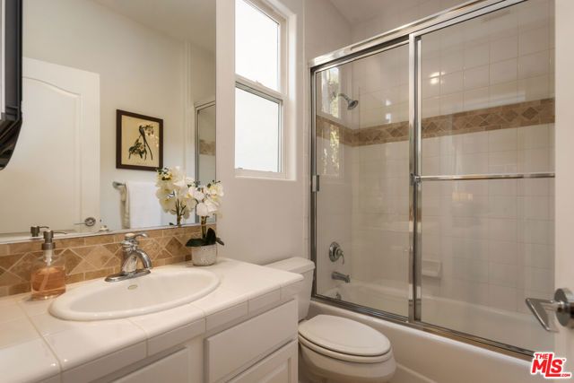 14985 Valley Vista Boulevard, Los Angeles, CA 91403