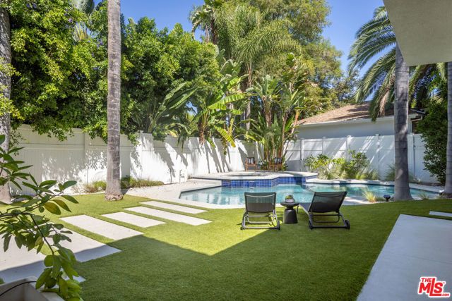 14985 Valley Vista Boulevard, Los Angeles, CA 91403
