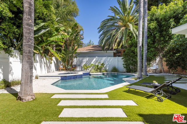 14985 Valley Vista Boulevard, Los Angeles, CA 91403