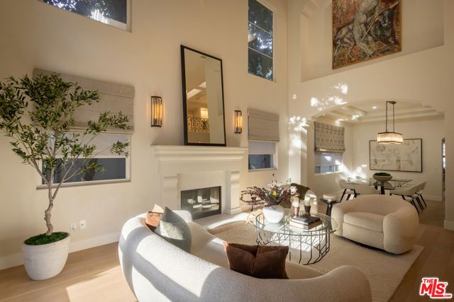 14985 Valley Vista Boulevard, Los Angeles, CA 91403