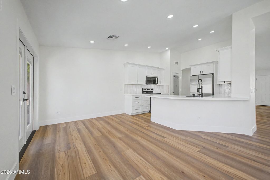 Image 13 of property listing at 2554 E MORGAN Court, Gilbert, AZ 85295