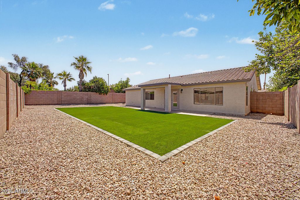 Image 36 of property listing at 2554 E MORGAN Court, Gilbert, AZ 85295