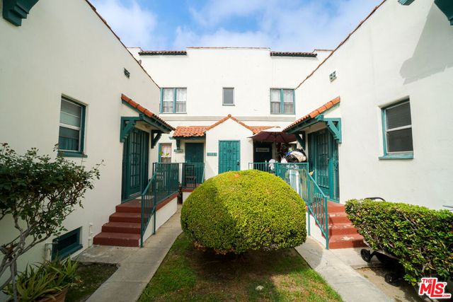 1123 S Norton Avenue, Los Angeles, CA 90019