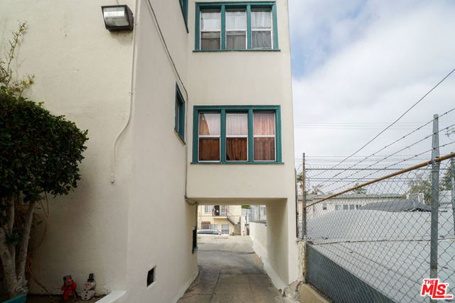 1123 S Norton Avenue, Los Angeles, CA 90019