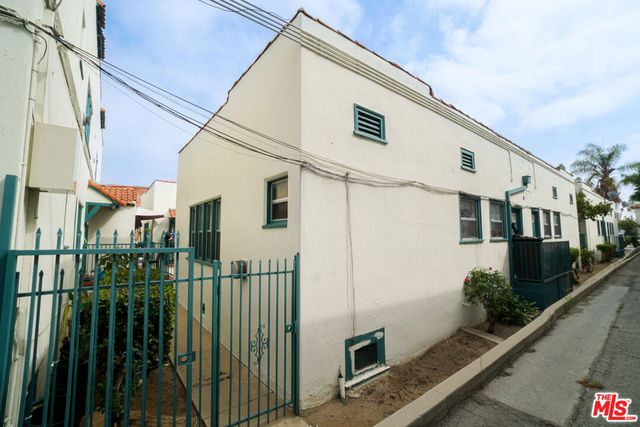 1123 S Norton Avenue, Los Angeles, CA 90019