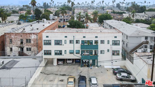 1123 S Norton Avenue, Los Angeles, CA 90019