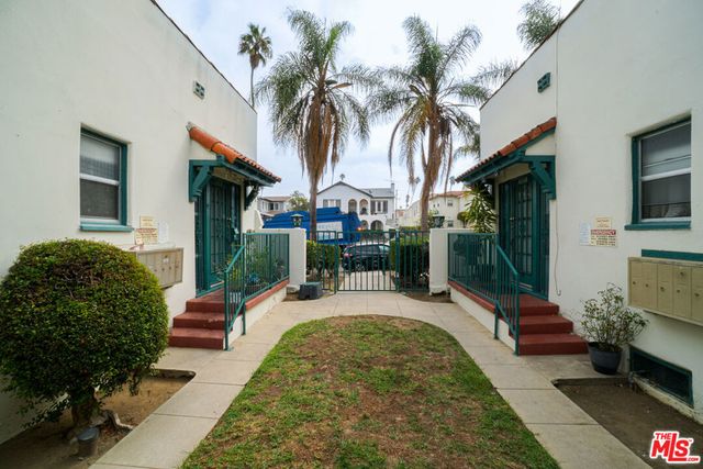 1123 S Norton Avenue, Los Angeles, CA 90019