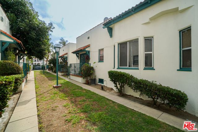 1123 S Norton Avenue, Los Angeles, CA 90019