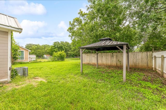 1391 N Paddock Street, Stephenville, TX 76401