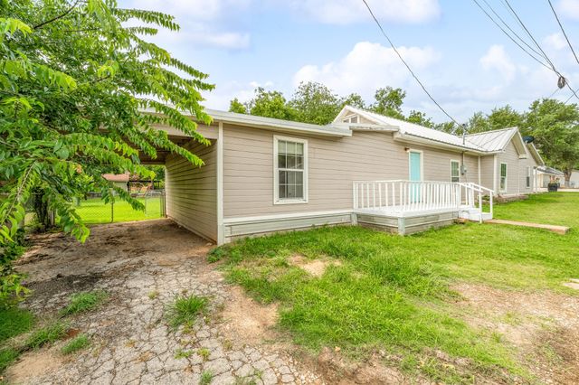 1391 N Paddock Street, Stephenville, TX 76401