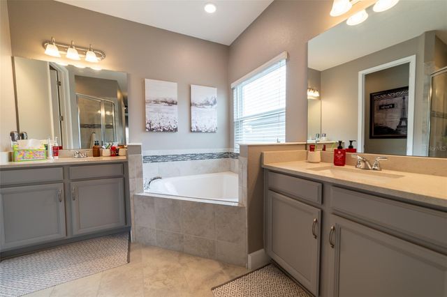 715 CALABRIA WAY, Howey In The Hills, FL 34737