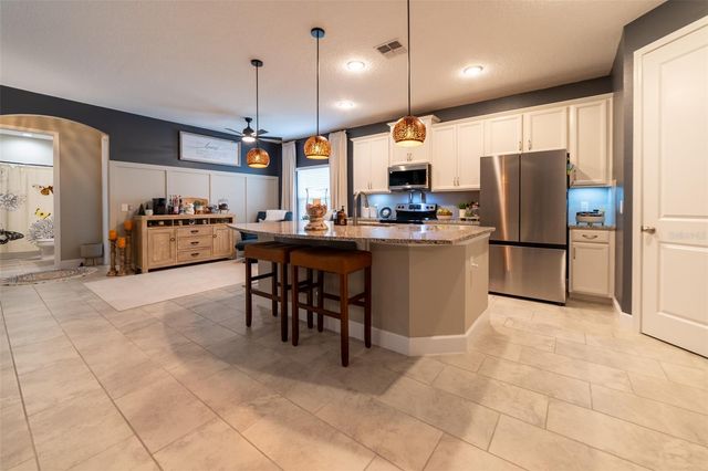 715 CALABRIA WAY, Howey In The Hills, FL 34737