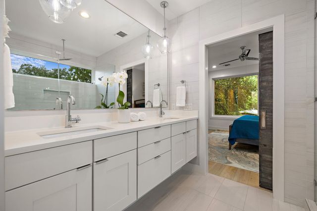 1310 Choquette DR B, Austin, TX 78757