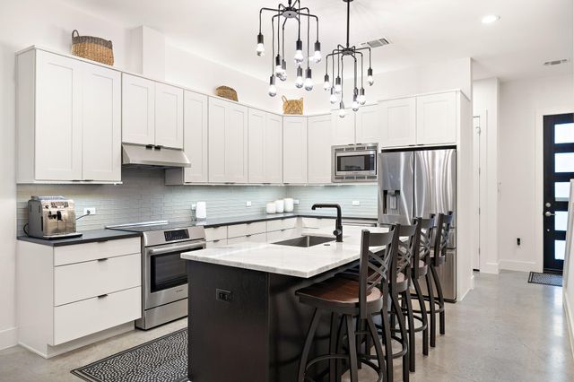 1310 Choquette DR B, Austin, TX 78757