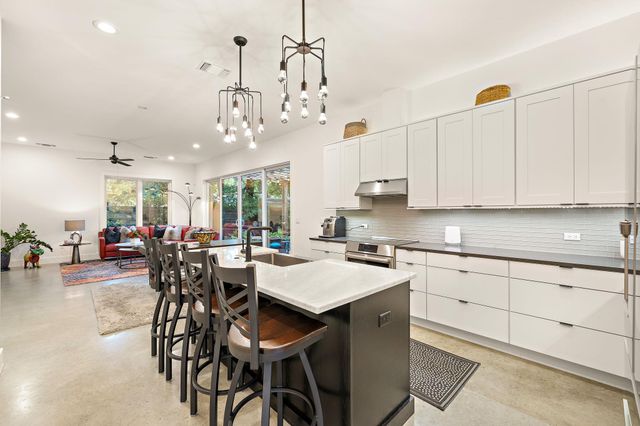 1310 Choquette DR B, Austin, TX 78757