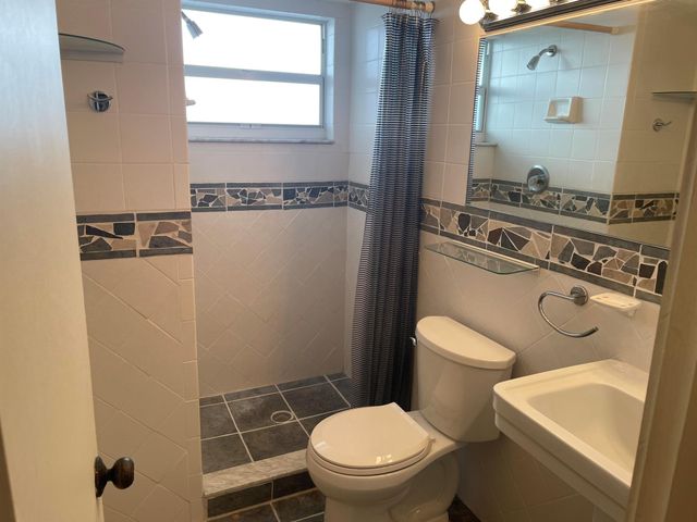 729 Lori Drive 405, Palm Springs, FL 33461