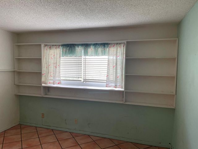 729 Lori Drive 405, Palm Springs, FL 33461