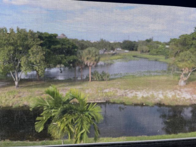 729 Lori Drive 405, Palm Springs, FL 33461