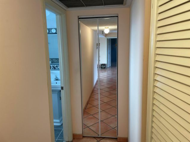 729 Lori Drive 405, Palm Springs, FL 33461