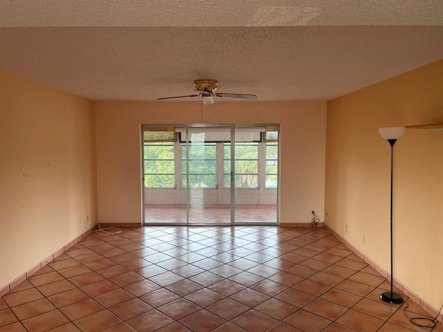 729 Lori Drive 405, Palm Springs, FL 33461