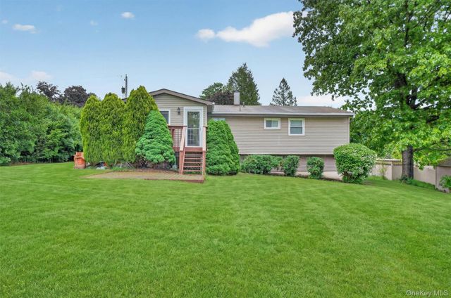 1 Rockledge Road, Poughkeepsie, NY 12601