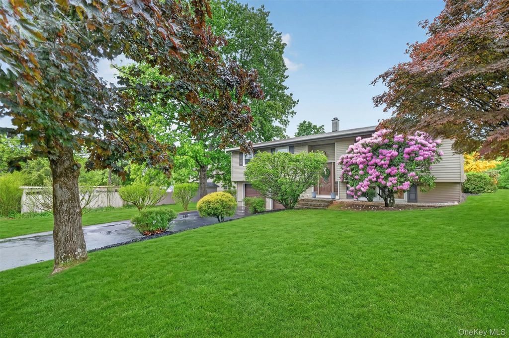 1 Rockledge Road, Poughkeepsie, NY 12601