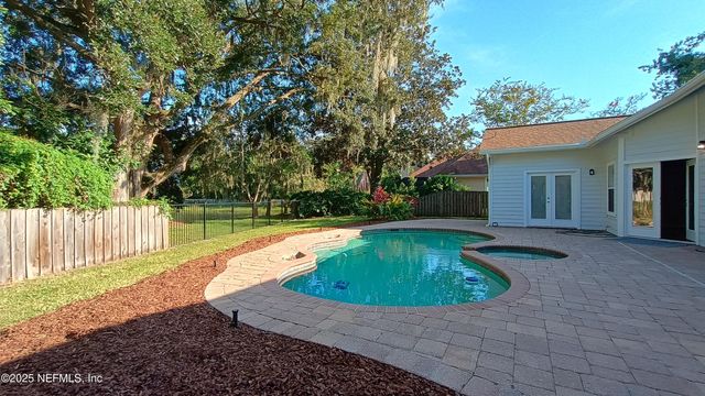 2032 MARYE BRANT Loop N, Neptune Beach, FL 32266