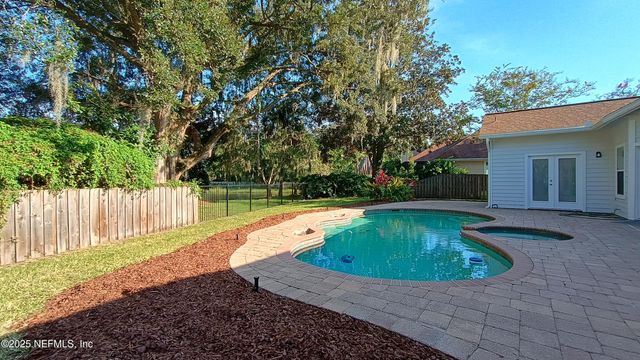 2032 MARYE BRANT Loop N, Neptune Beach, FL 32266