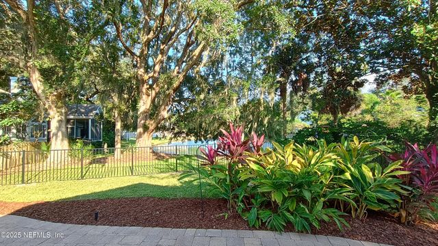 2032 MARYE BRANT Loop N, Neptune Beach, FL 32266