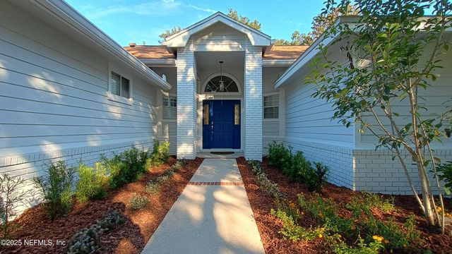 2032 MARYE BRANT Loop N, Neptune Beach, FL 32266