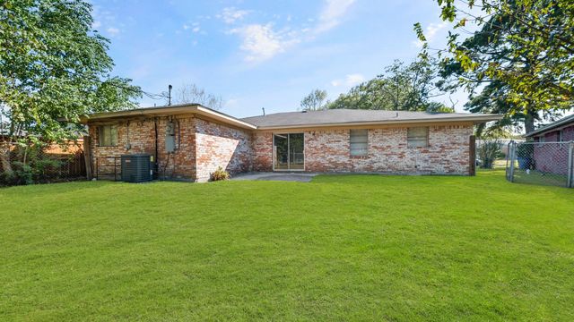 406 Pamela Drive, Baytown, TX 77521