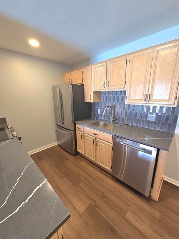 43243 Cape Drive 6, Sterling Heights, MI 48313