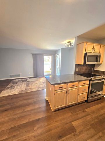 43243 Cape Drive 6, Sterling Heights, MI 48313