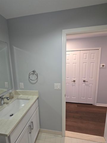 43243 Cape Drive 6, Sterling Heights, MI 48313