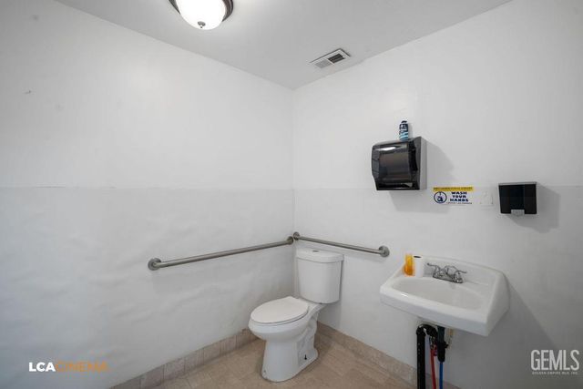 428 Center Street A, Taft, CA 93268