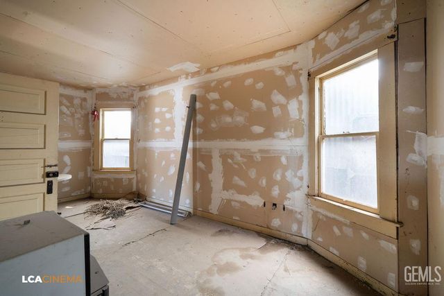 428 Center Street A, Taft, CA 93268