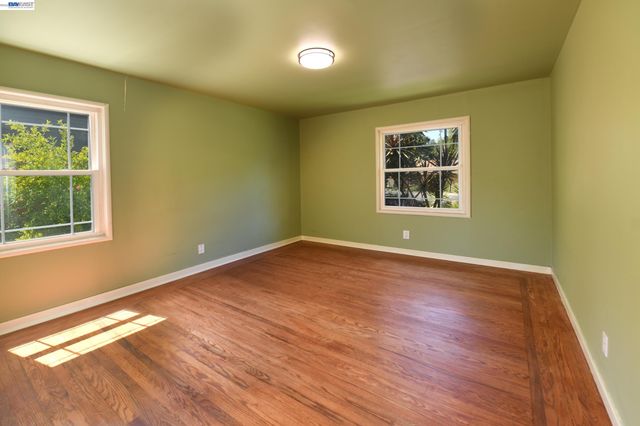 350 Strand Ave, Pleasant Hill, CA 94523