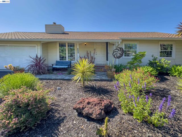 350 Strand Ave, Pleasant Hill, CA 94523